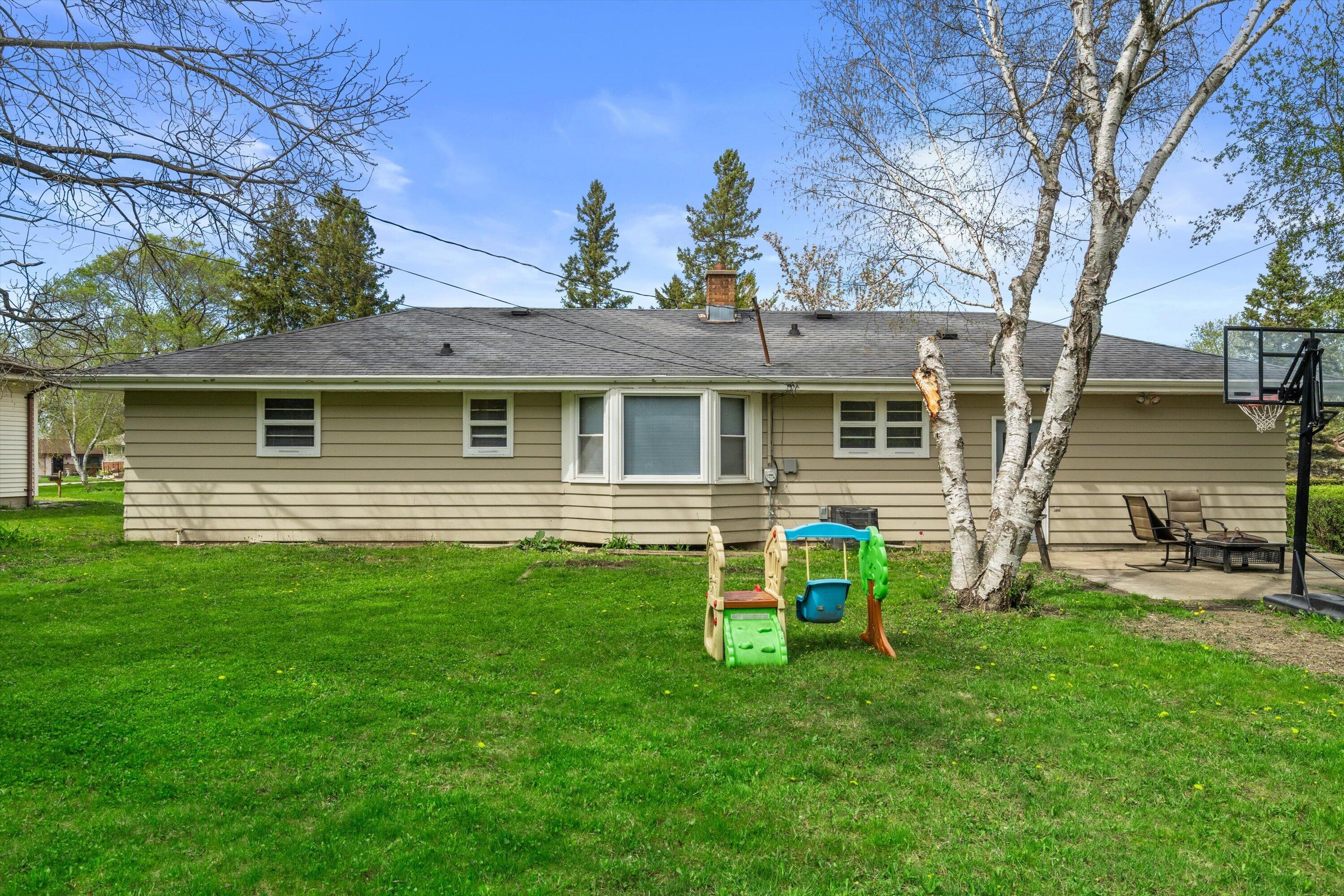 5427 West Spring Lane Milwaukee, WI 53223 - Photo 30 of 32 06-DSC03442