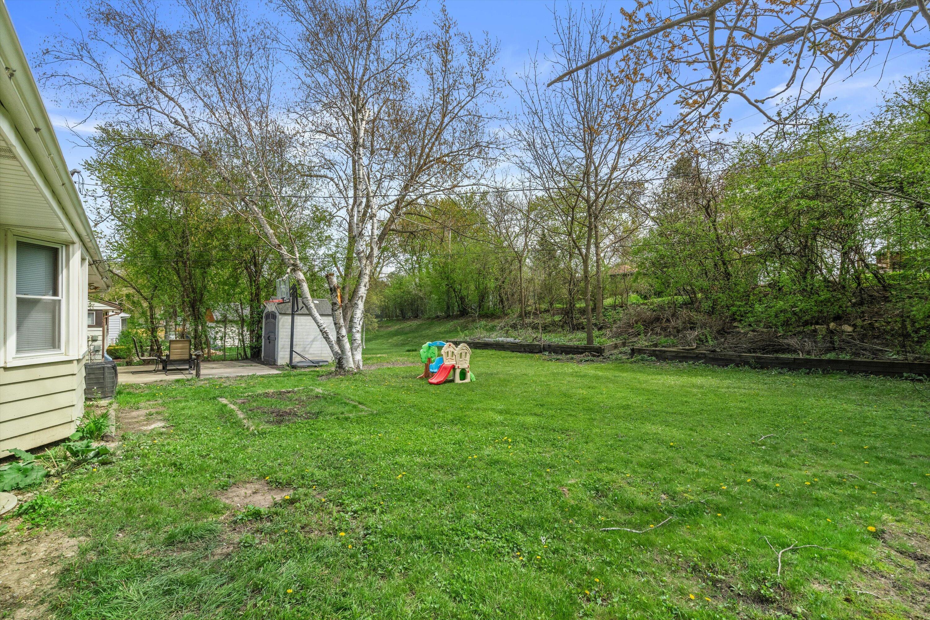 5427 West Spring Lane Milwaukee, WI 53223 - Photo 32 of 32 04-DSC03429