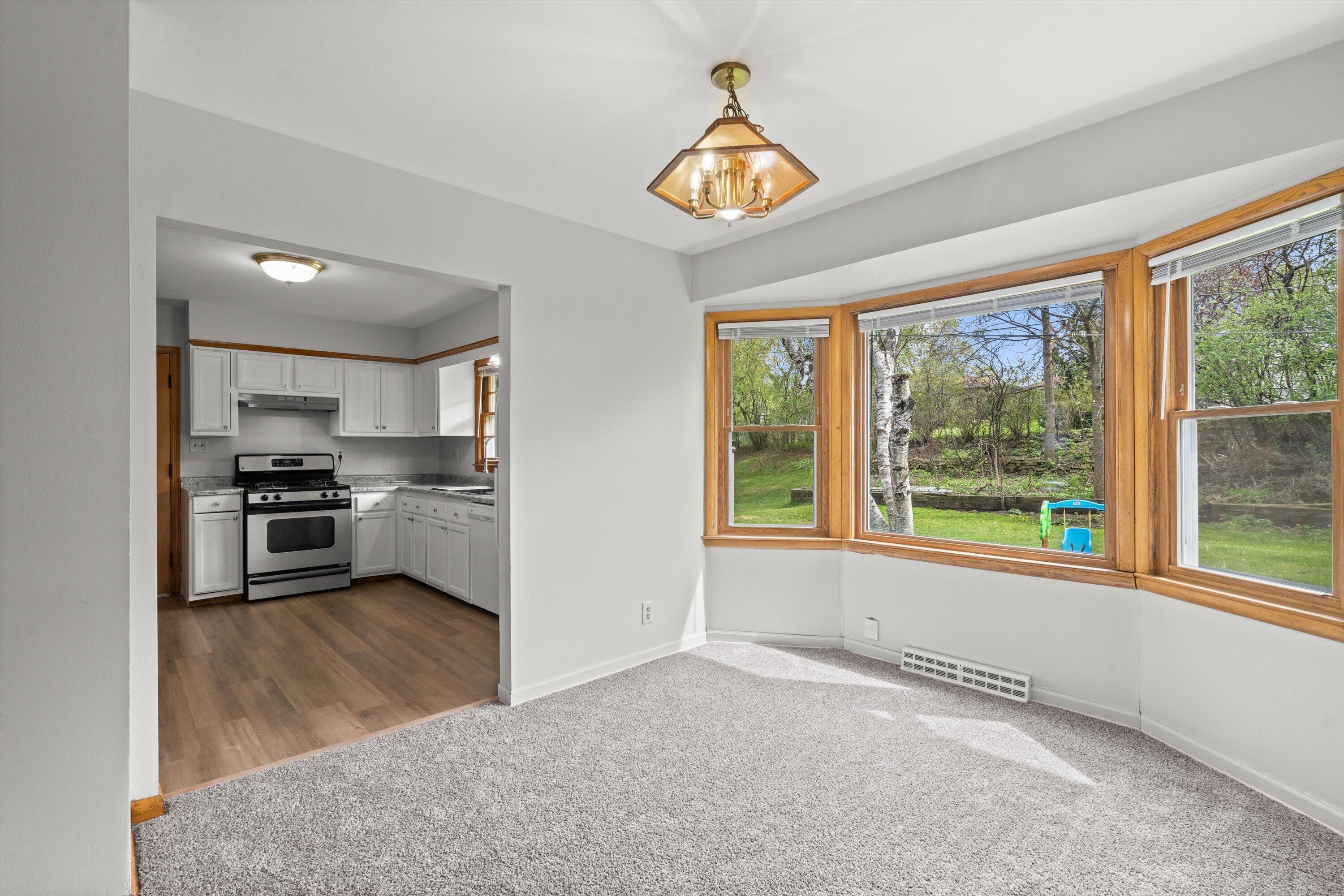 5427 West Spring Lane Milwaukee, WI 53223 - Photo 7 of 32 24-DSC03553