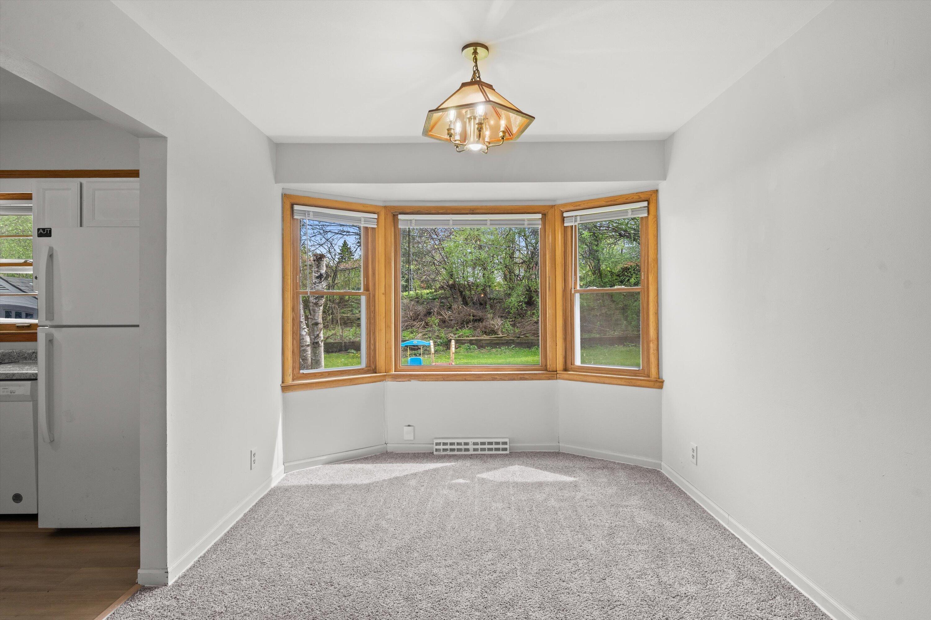 5427 West Spring Lane Milwaukee, WI 53223 - Photo 8 of 32 23-DSC03547