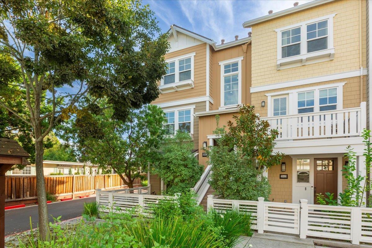 2041 Atlas Loop Mountain View, CA 94043 - Photo 12 of 51