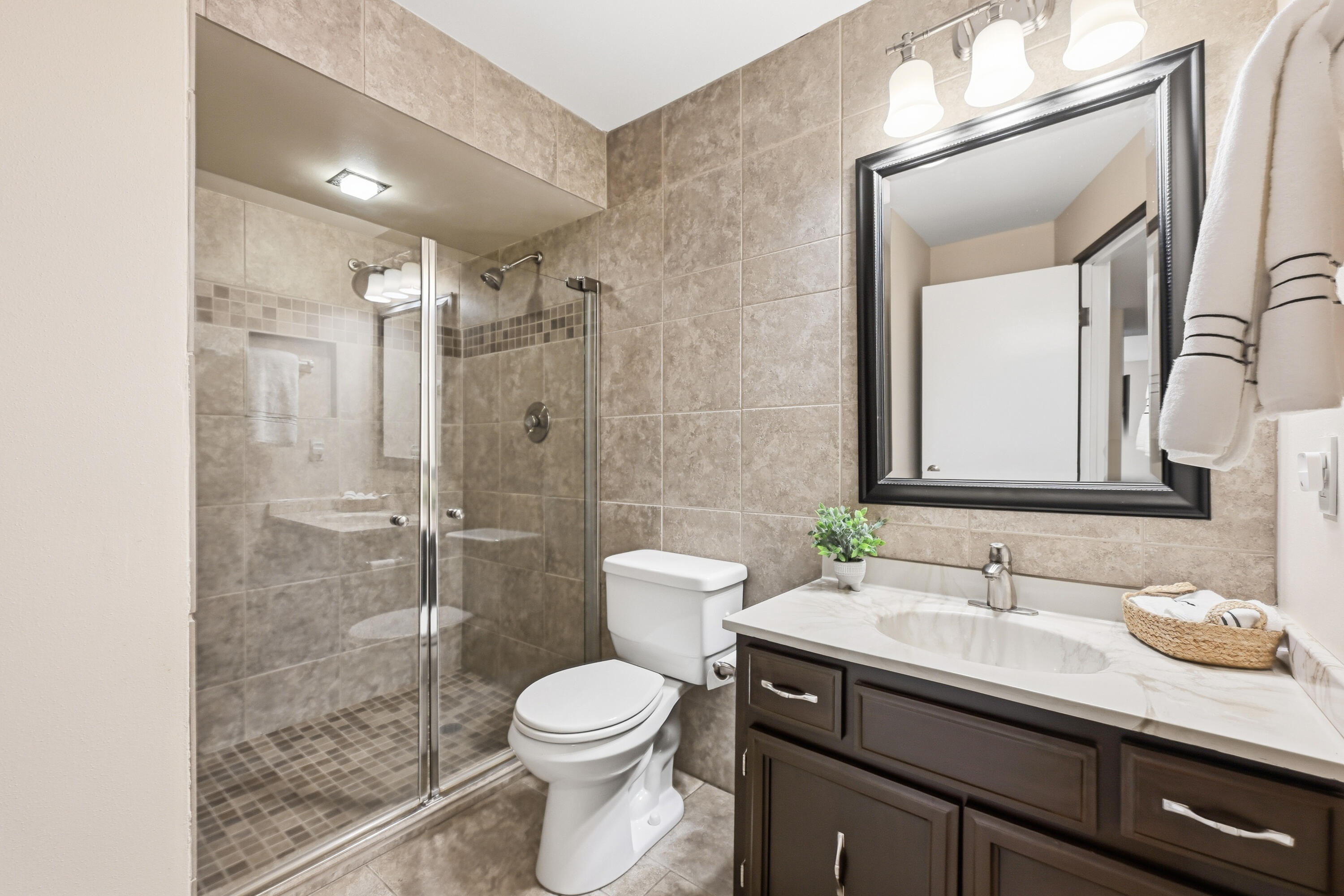 5253 North Lovers Lane Road, Unit 223 Milwaukee, WI 53225 - Photo 21 of 33 second full bathroom