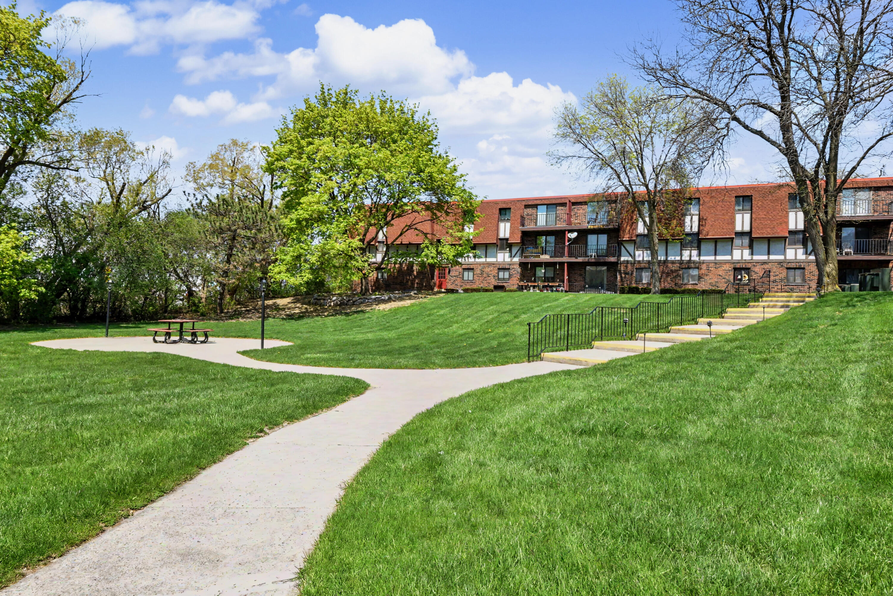 5253 North Lovers Lane Road, Unit 223 Milwaukee, WI 53225 - Photo 27 of 33 courtyard