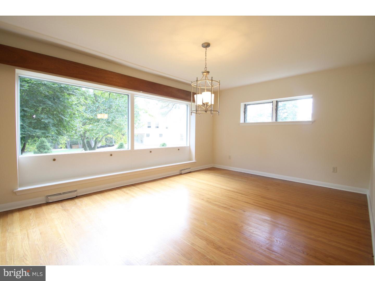 9015 Pine Road Philadelphia, PA 19115 - Photo 2 of 25