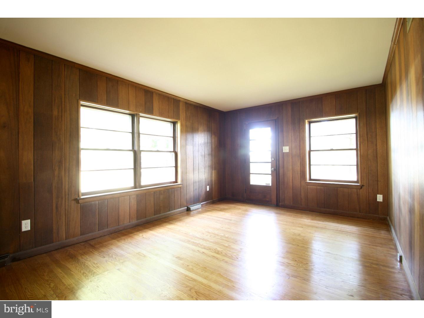 9015 Pine Road Philadelphia, PA 19115 - Photo 11 of 25