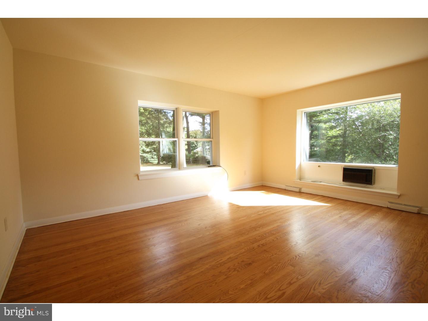 9015 Pine Road Philadelphia, PA 19115 - Photo 12 of 25