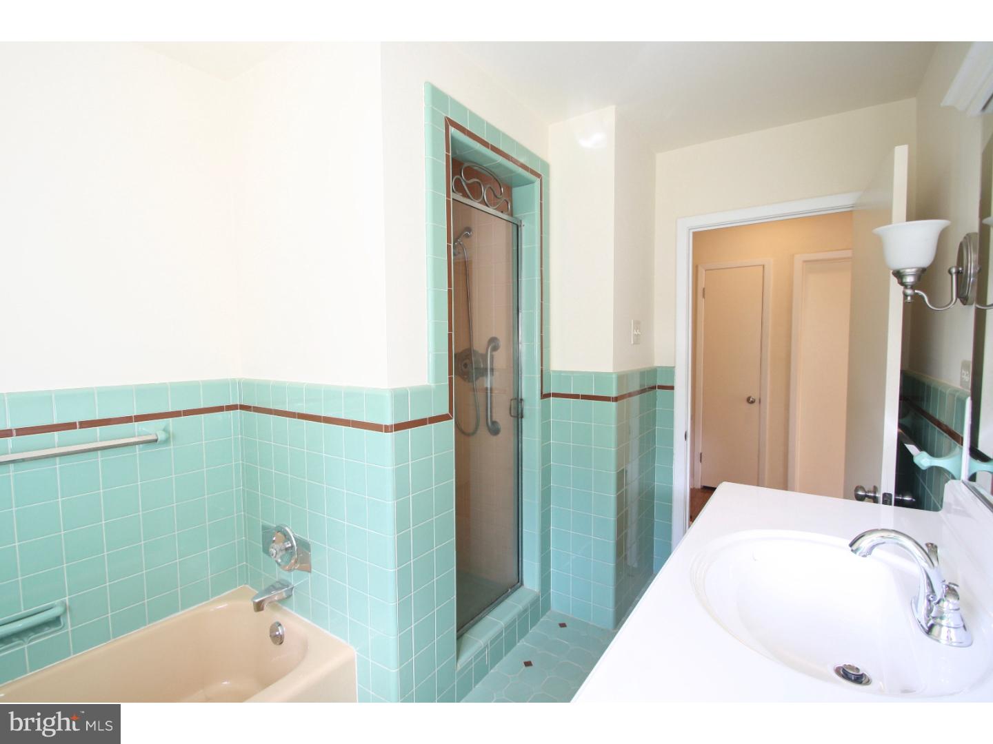 9015 Pine Road Philadelphia, PA 19115 - Photo 14 of 25 Bathroom