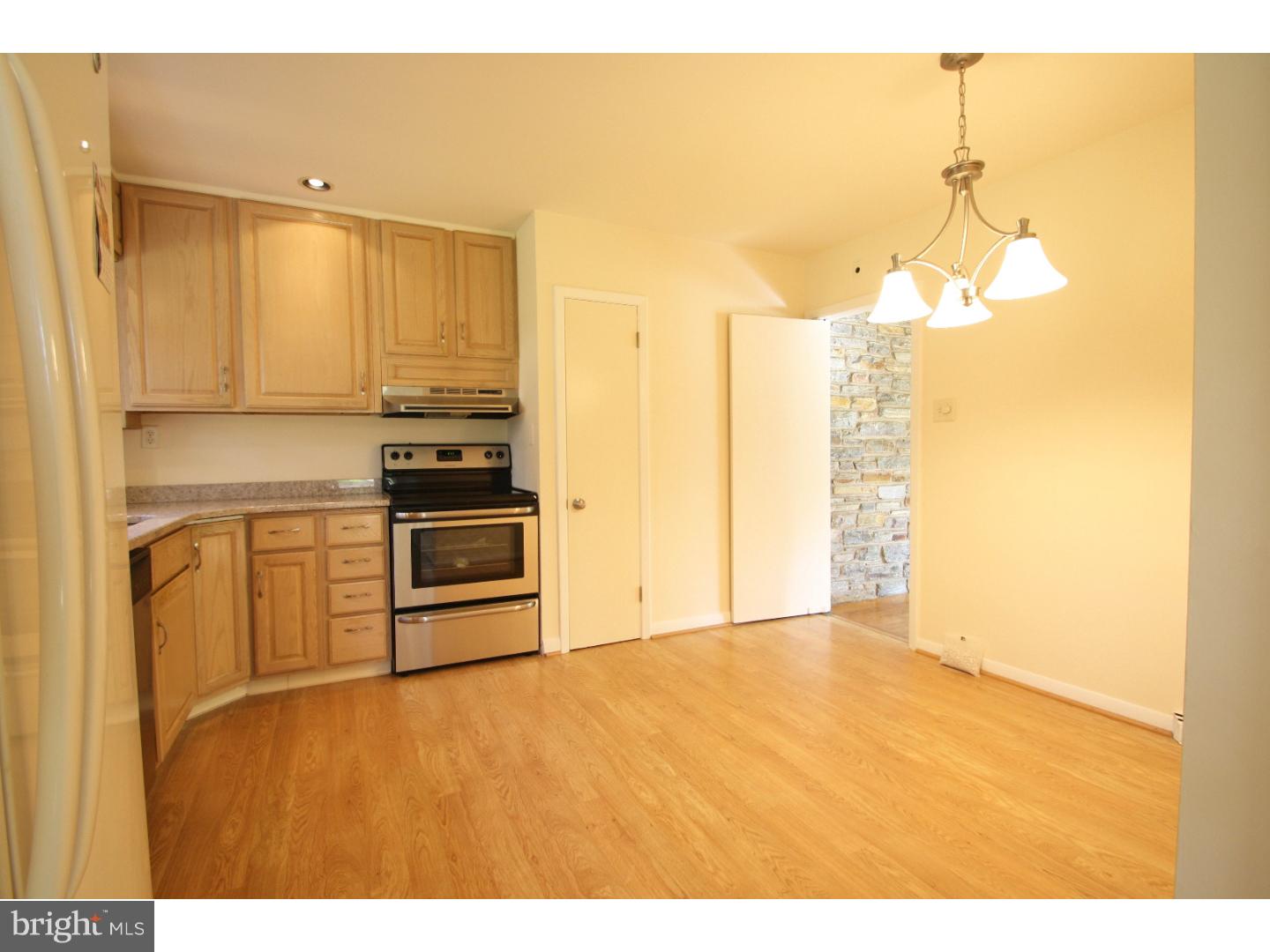 9015 Pine Road Philadelphia, PA 19115 - Photo 22 of 25 Kitchen