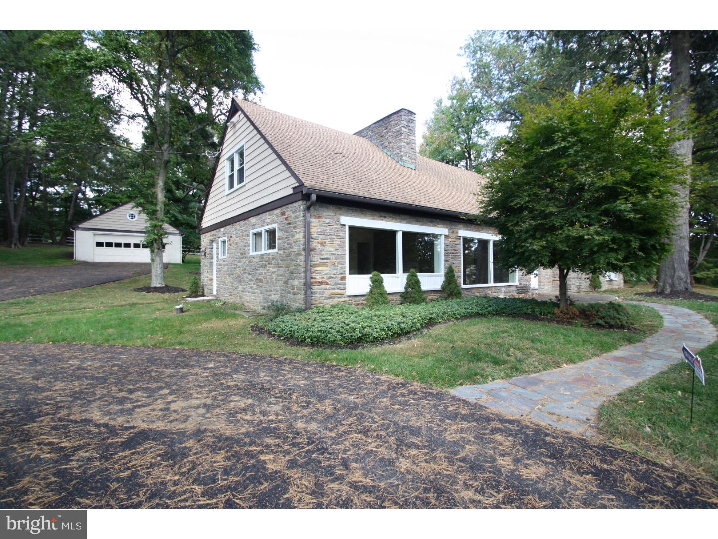 9015 Pine Road Philadelphia, PA 19115 - Photo 25 of 25 Exterior Side