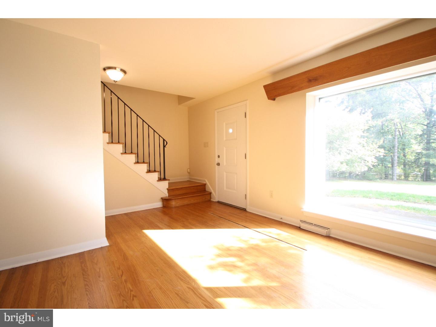 9015 Pine Road Philadelphia, PA 19115 - Photo 8 of 25