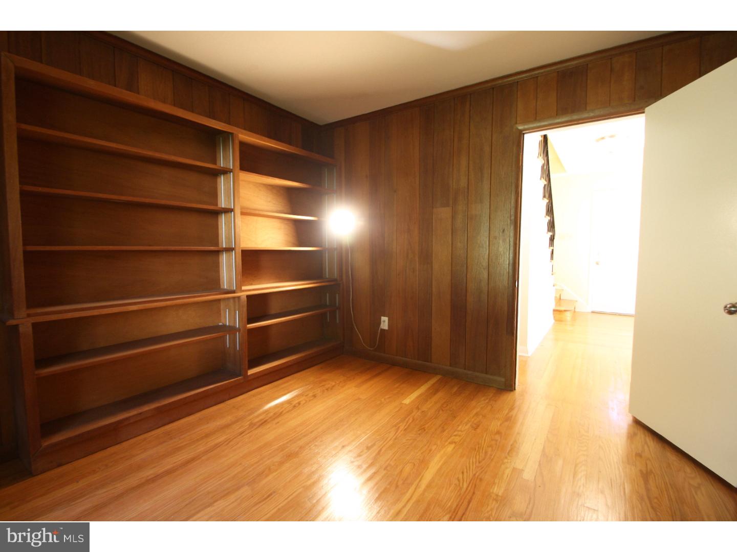 9015 Pine Road Philadelphia, PA 19115 - Photo 10 of 25