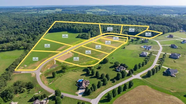 $239,900 | 142 Linnridge Drive, Unit LOT 26, Newark, OH 43056
