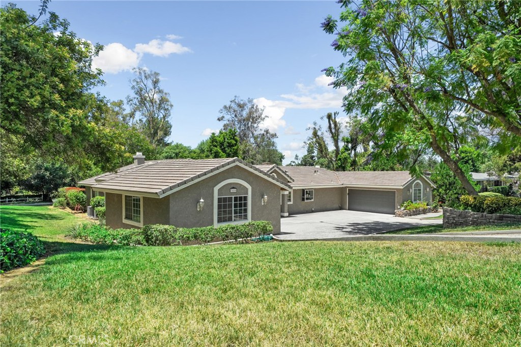 7455 Jola Drive Riverside, CA 92506 - Photo 13 of 130