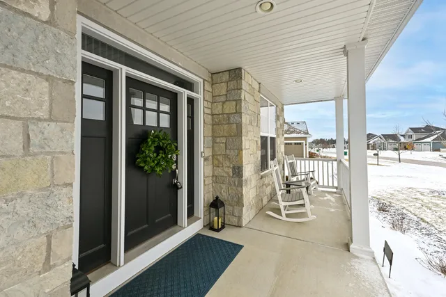 $995,000 | 8130 West Mourning Dove Lane, Mequon, WI 53097