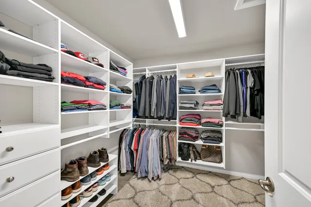 $995,000 | 8130 West Mourning Dove Lane, Mequon, WI 53097