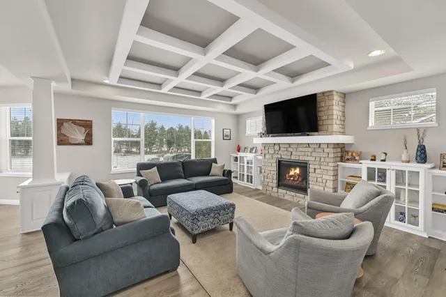 $995,000 | 8130 West Mourning Dove Lane, Mequon, WI 53097