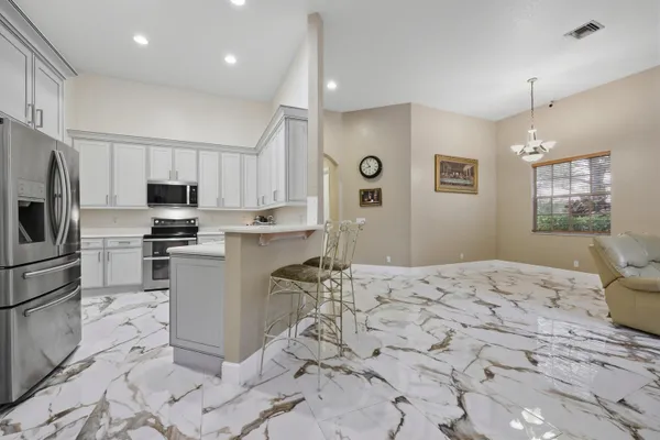$875,000 | 123 Via Santa Cruz, Jupiter, FL 33458