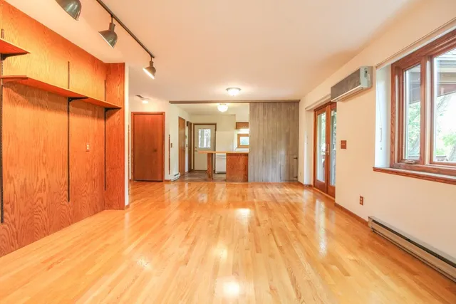 $549,900 | N4522 Park, Cambridge, WI 53523