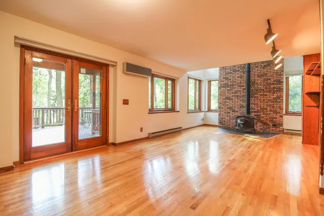 $549,900 | N4522 Park, Cambridge, WI 53523