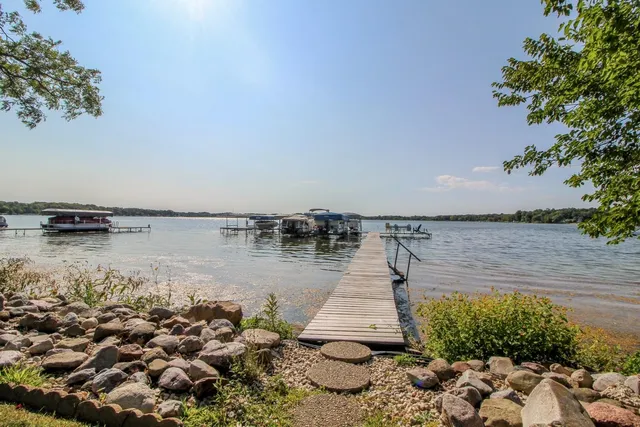 $549,900 | N4522 Park, Cambridge, WI 53523