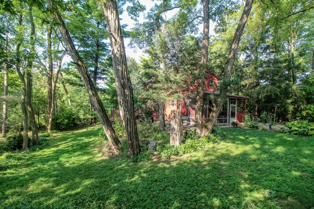 $549,900 | N4522 Park, Cambridge, WI 53523