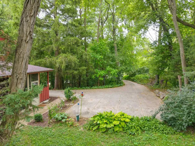 $549,900 | N4522 Park, Cambridge, WI 53523