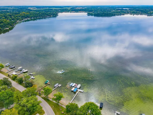 $549,900 | N4522 Park, Cambridge, WI 53523