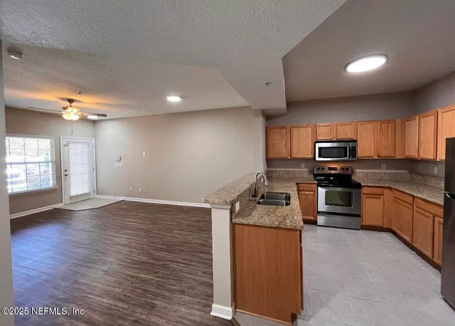 $1,200 | 2200 Marsh Hawk Lane, Unit 402, Fleming Island, FL 32003