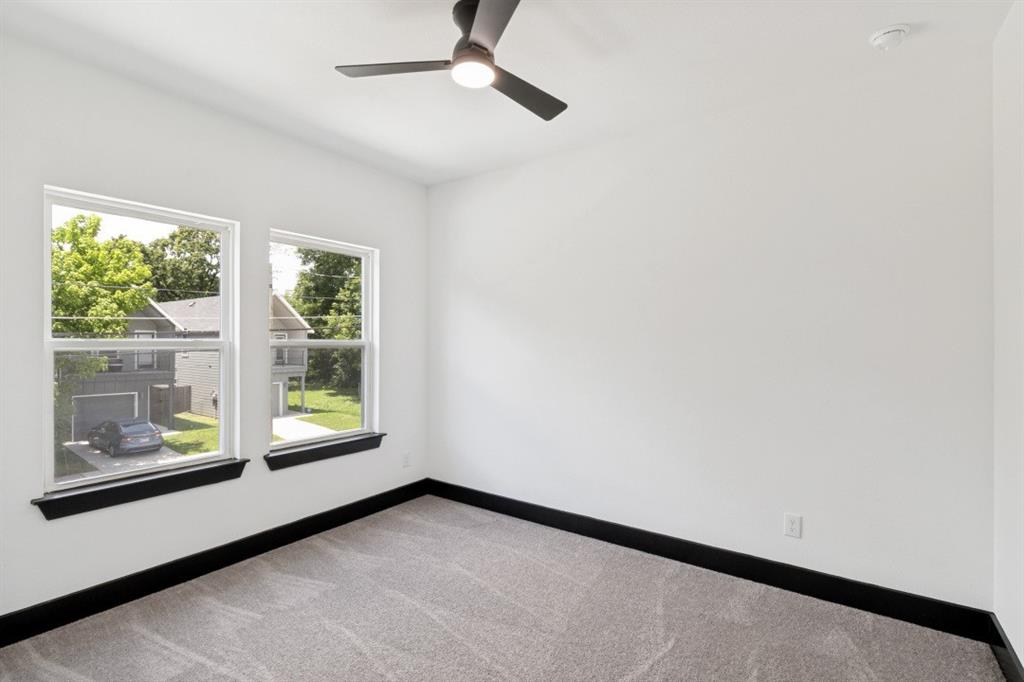 2420 Starks Avenue Dallas, TX 75215 - Photo 14 of 25