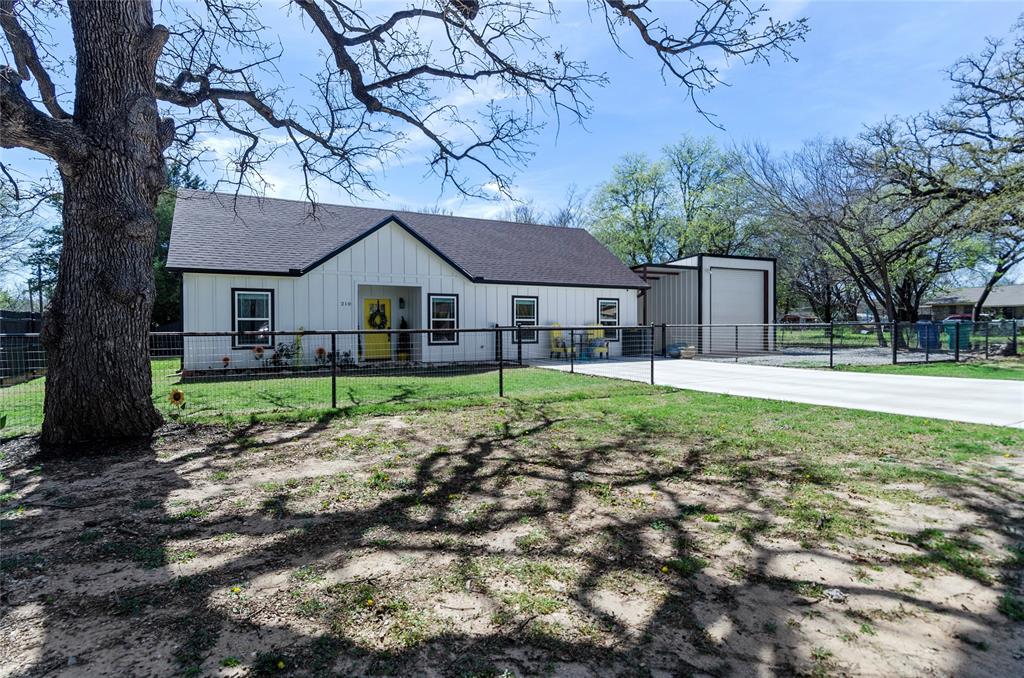 210 Stevens Street Bridgeport, TX 76426 - Photo 3 of 31