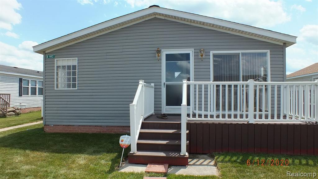 957 Trey Ridge Monroe, MI 48161 - Photo 16 of 19