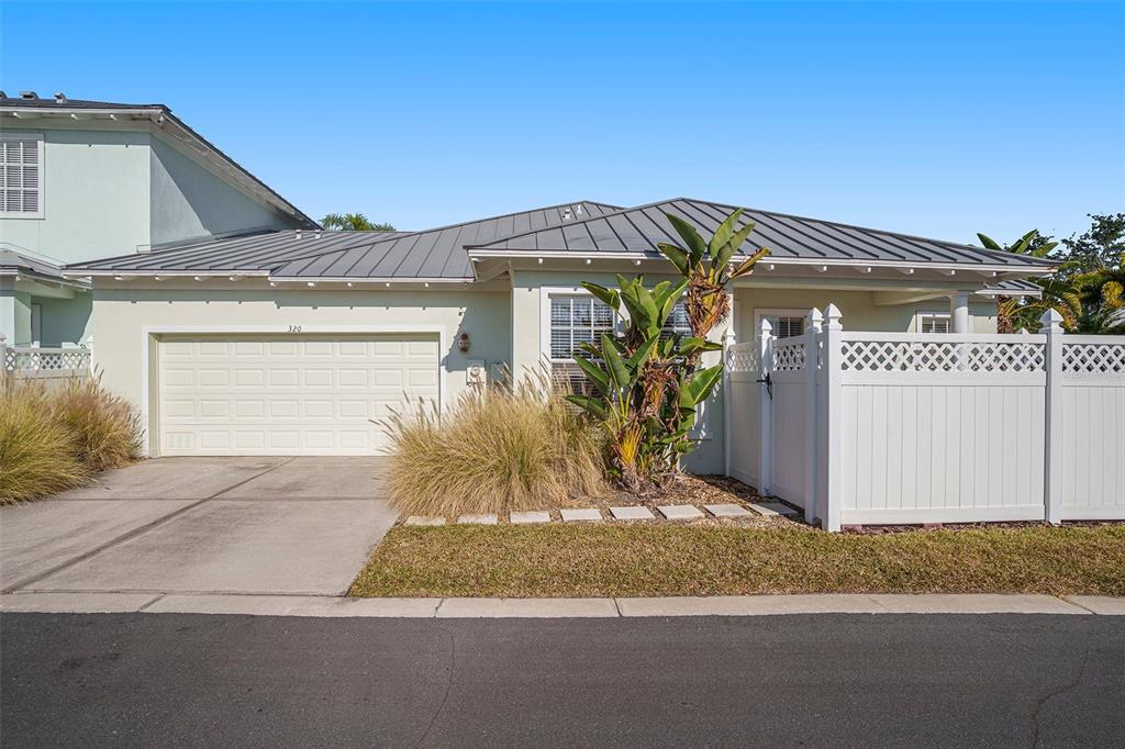 320 Ibisview Lane Apollo Beach, FL 33572 - Photo 5 of 30 a front view of a house
