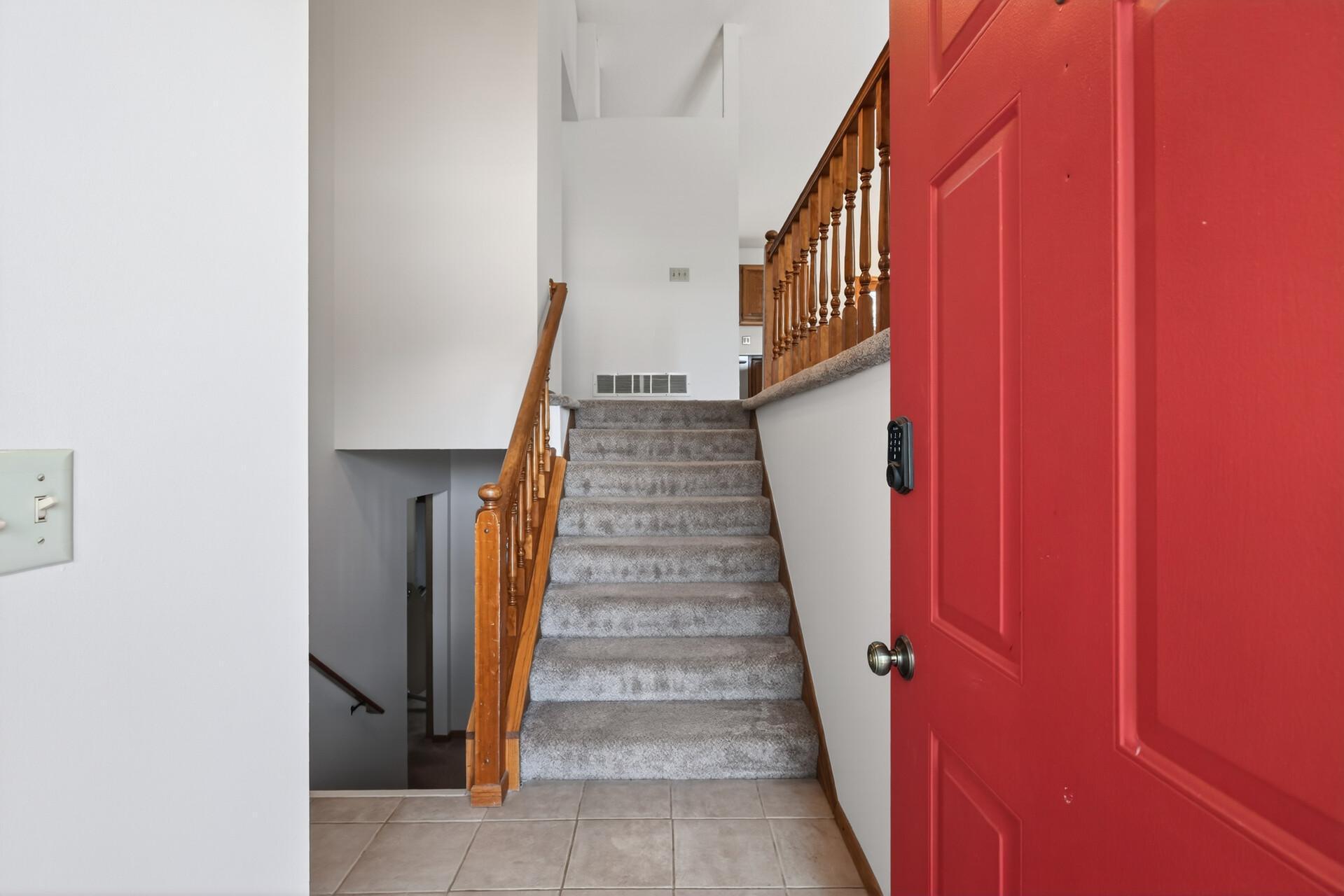 4076 States Avenue Eagan, MN 55123 - Photo 5 of 40