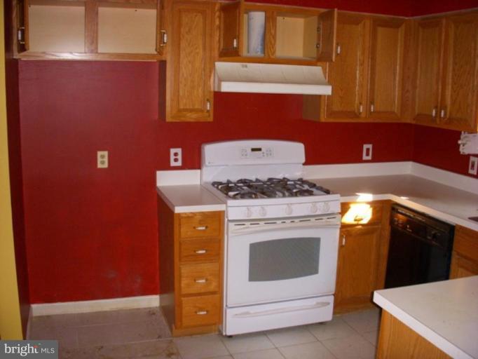 8919 Mayflower Road Rosedale, MD 21237 - Photo 4 of 10 Kitchen
