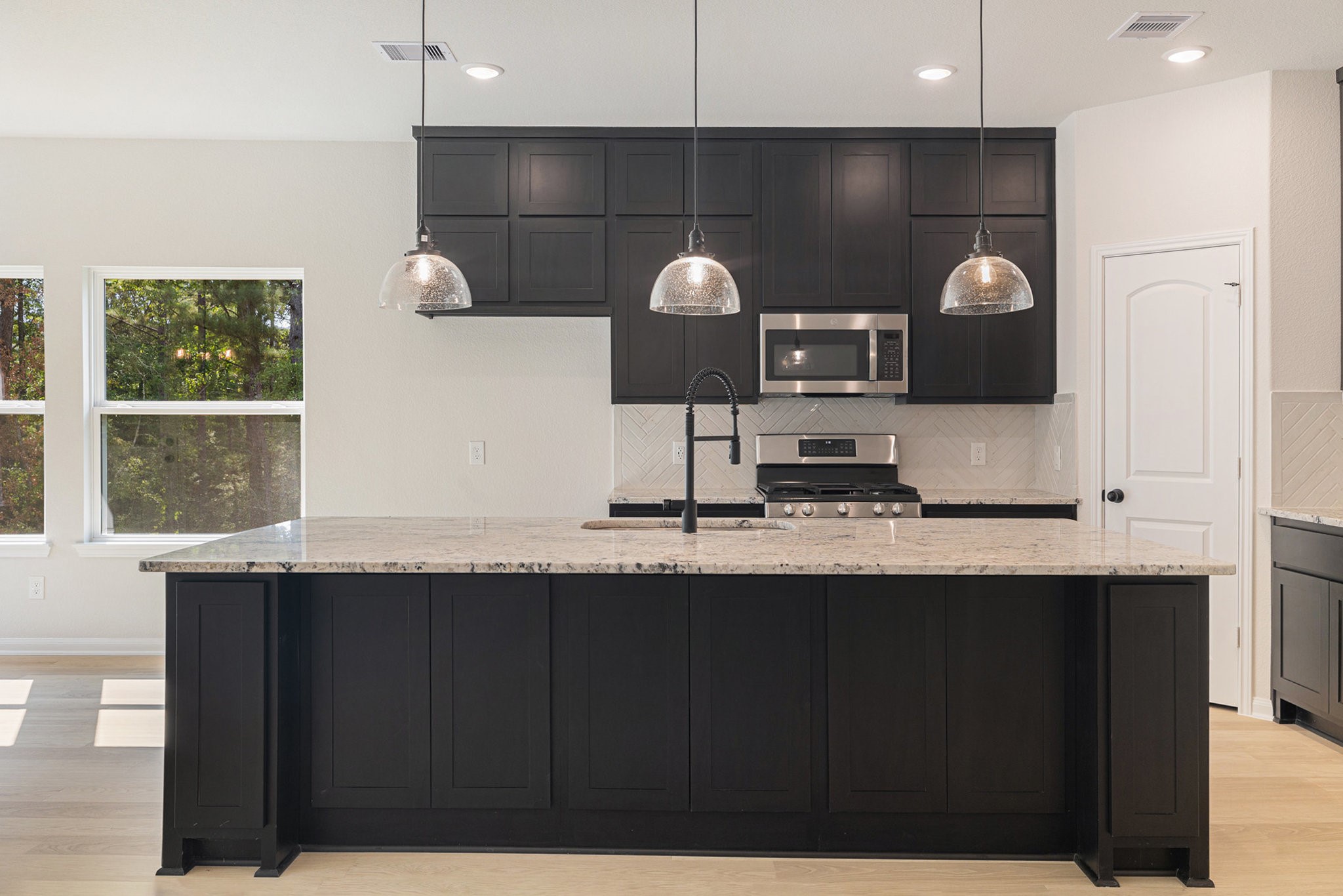 9642 Moss Rose Lane Willis, TX 77378 - Photo 11 of 37