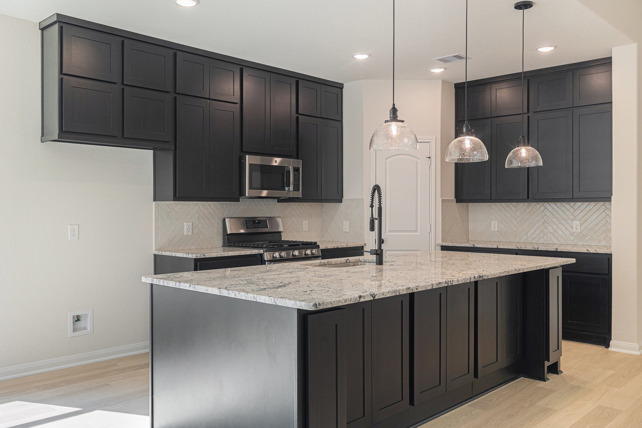 9642 Moss Rose Lane Willis, TX 77378 - Photo 9 of 37