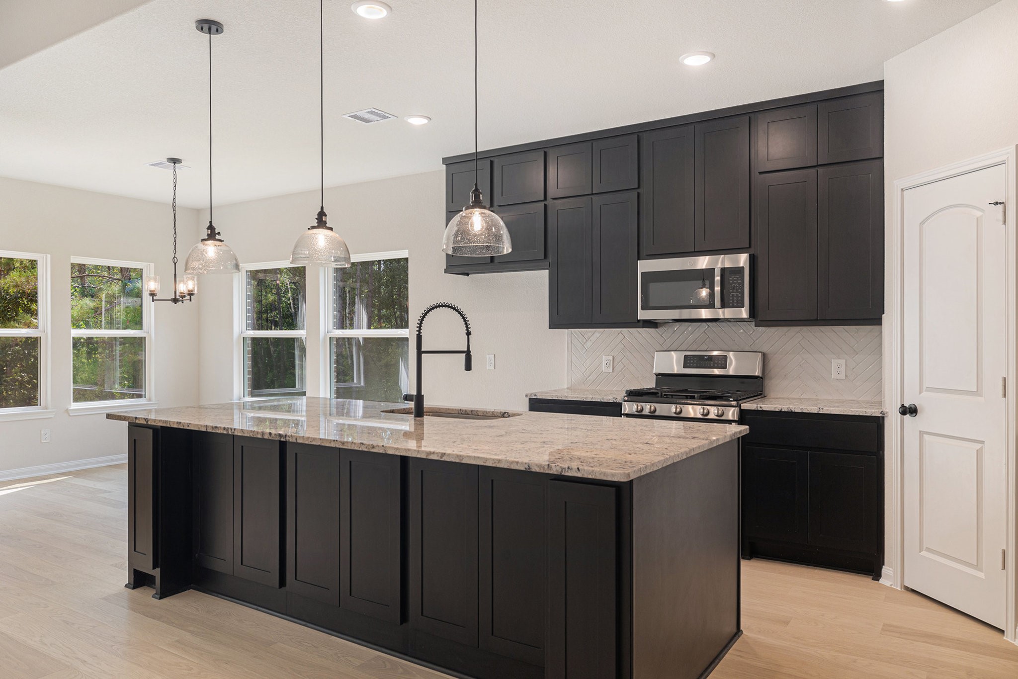 9642 Moss Rose Lane Willis, TX 77378 - Photo 10 of 37