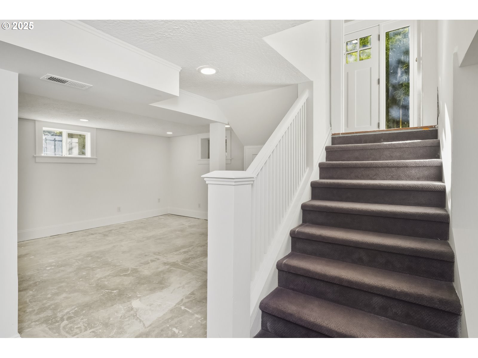 2744 Northeast 16th Avenue Portland, OR 97212 - Photo 43 of 47 a view of an entryway