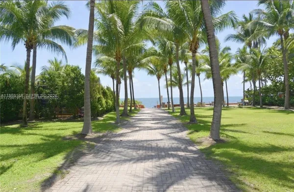 $549,000 | Key Biscayne Condominiums, Key Biscayne, FL 33149