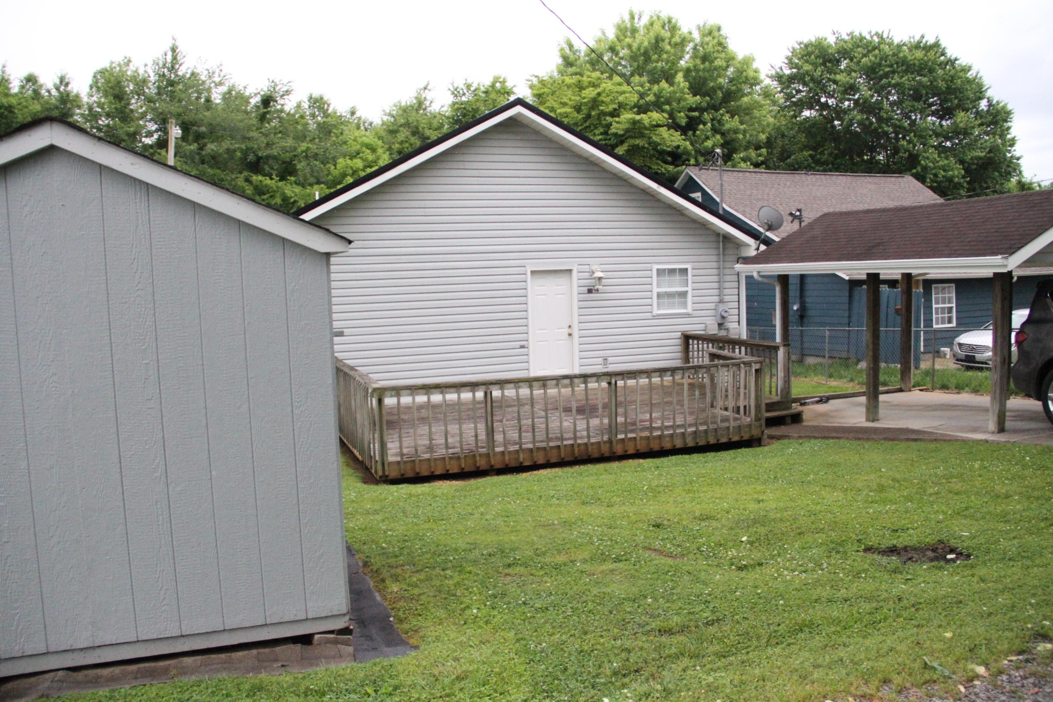 61612 Steekee Road Loudon, TN 37774 - Photo 21 of 23 a view of a backyard with a garden