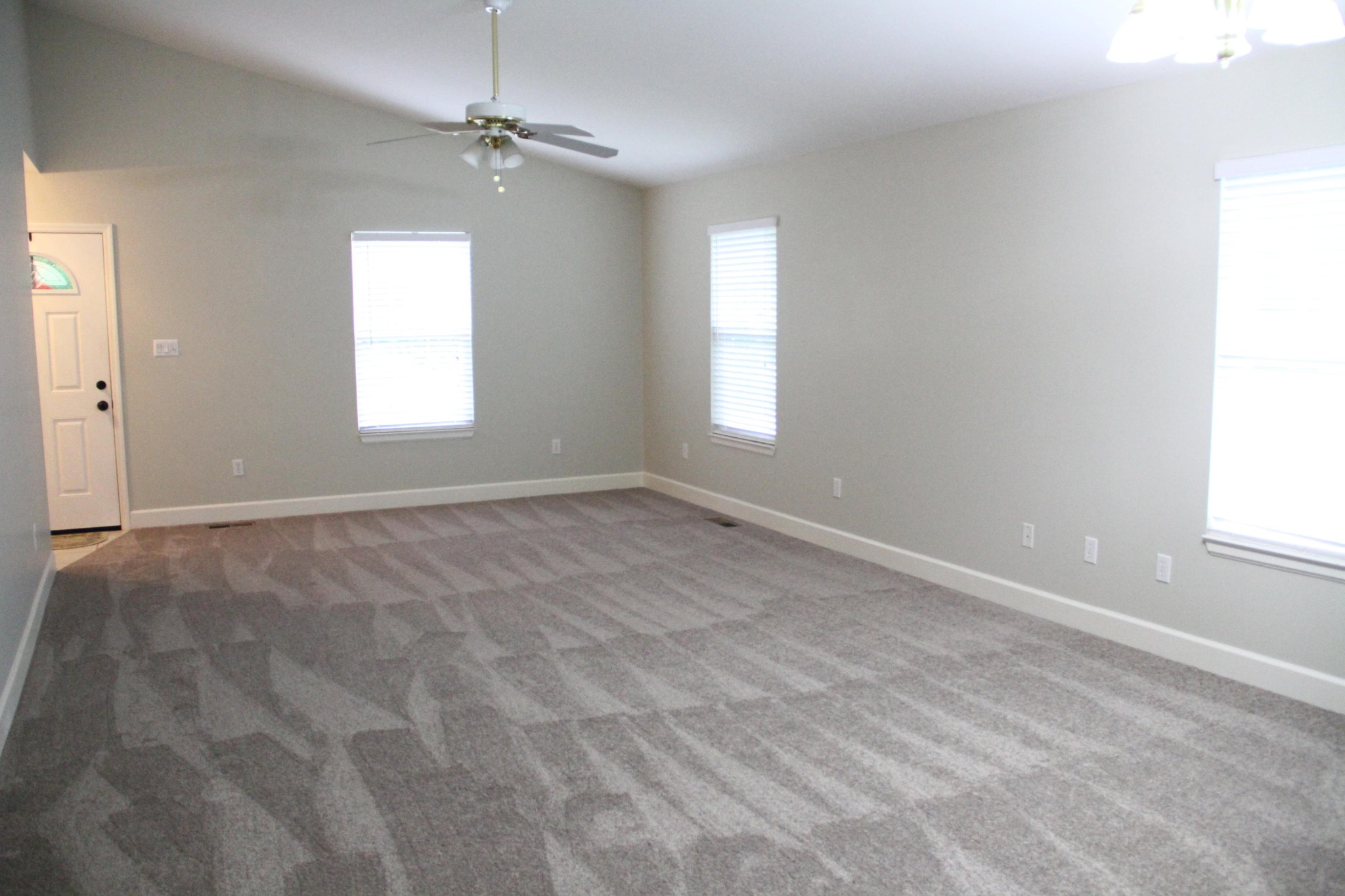 61612 Steekee Road Loudon, TN 37774 - Photo 6 of 23 an empty room with windows and fan