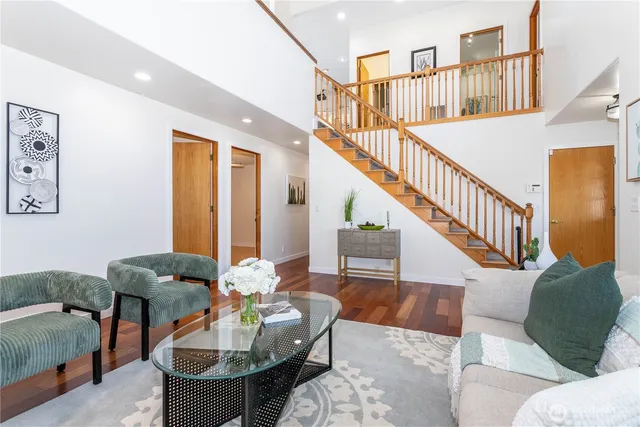 $910,000 | 14636 46th Avenue South, Tukwila, WA 98168