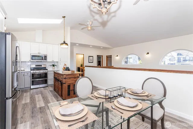 $910,000 | 14636 46th Avenue South, Tukwila, WA 98168