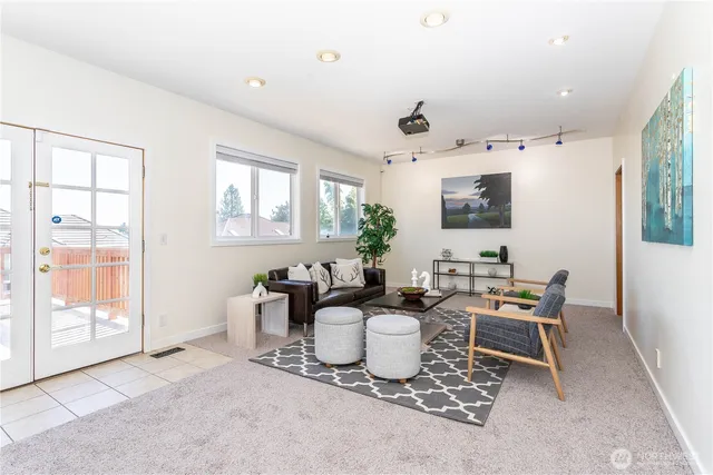 $910,000 | 14636 46th Avenue South, Tukwila, WA 98168