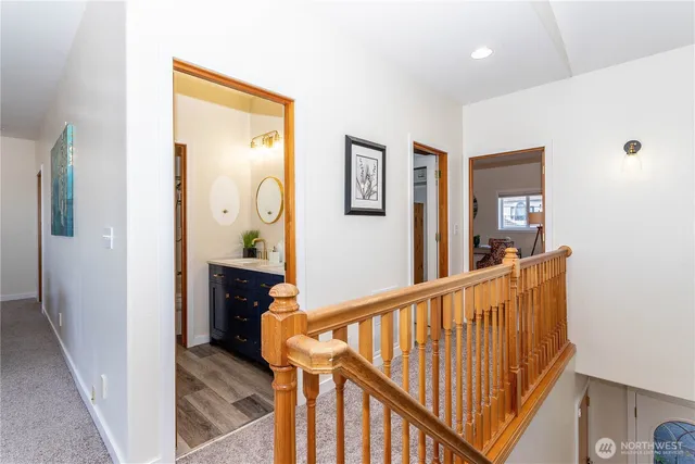 $910,000 | 14636 46th Avenue South, Tukwila, WA 98168