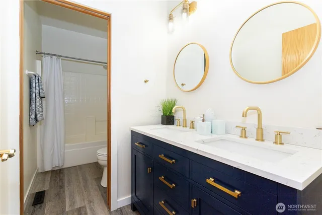 $910,000 | 14636 46th Avenue South, Tukwila, WA 98168