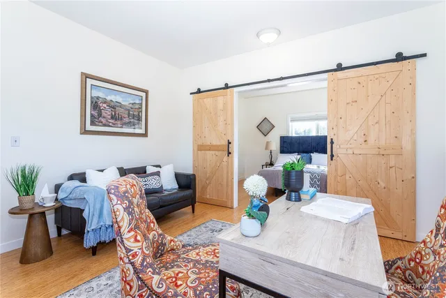 $910,000 | 14636 46th Avenue South, Tukwila, WA 98168