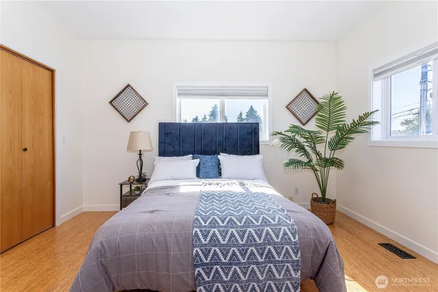 $910,000 | 14636 46th Avenue South, Tukwila, WA 98168