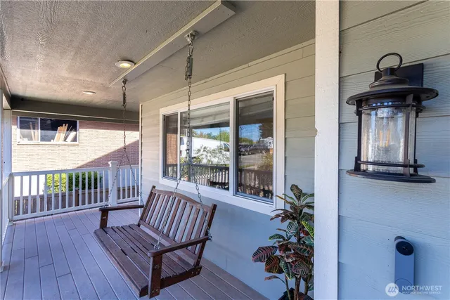 $910,000 | 14636 46th Avenue South, Tukwila, WA 98168