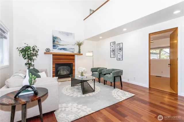 $910,000 | 14636 46th Avenue South, Tukwila, WA 98168